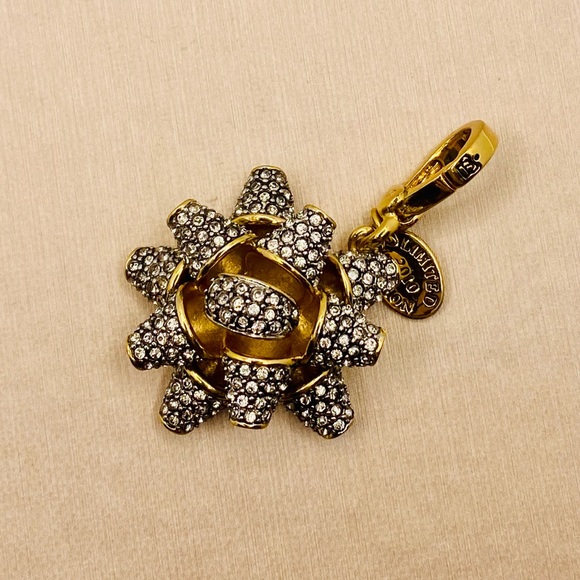 EUC Juicy Couture 2010 Limited Edition Big Crystal Bow Charm - Picture 6 of 12